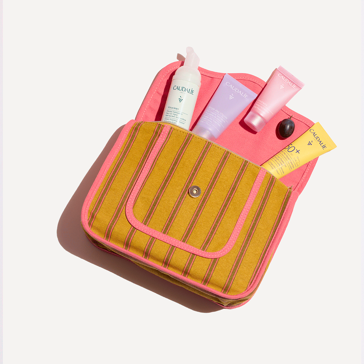Дорожный набор Caudalie Essentials x Maria de la Orden